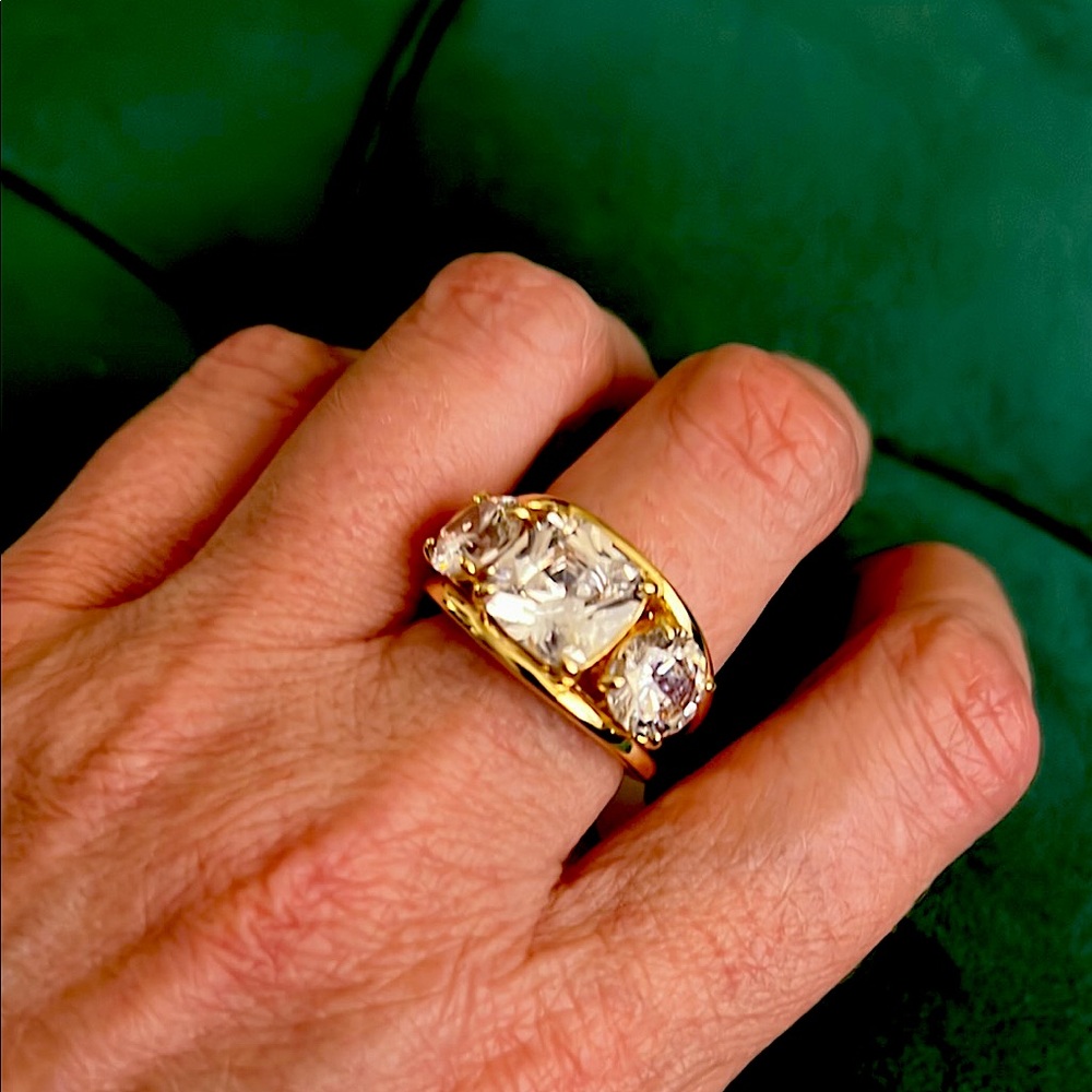Sayabling ring with CZs